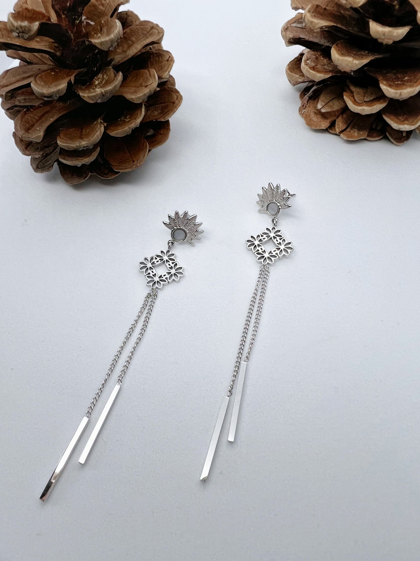 Boucles d'oreilles FLORA pendantes